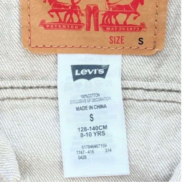 NWT Levi's Kids Tan Denim Jacket Size 8-10 yrs - Picture 2 of 2